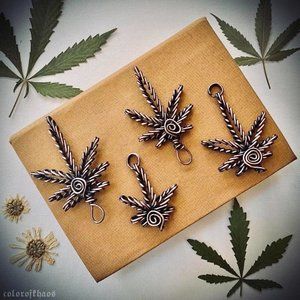 🍀🐉 antiqued copper leaf wrap pendant 🐉🍀